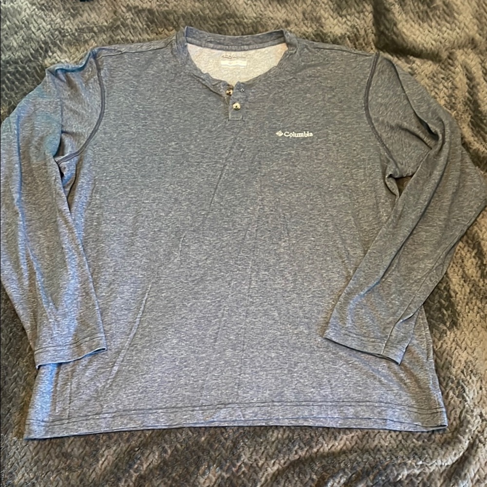 🌟 3/$35 Columbia Heathered Navy Long Sleeve Shirt